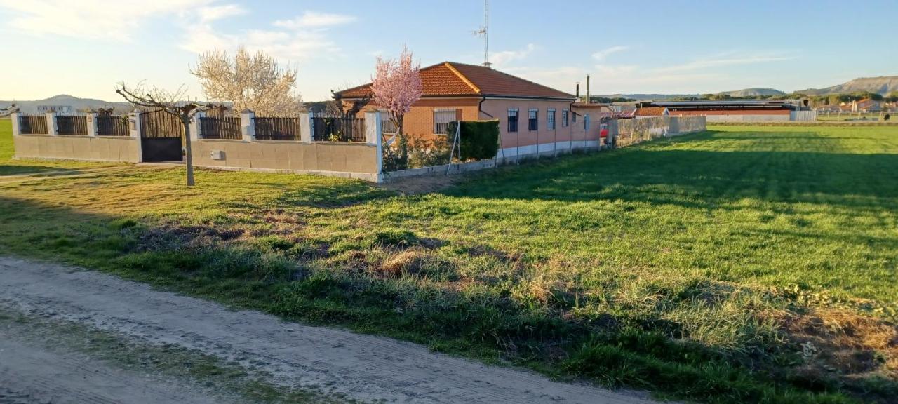 La Espiga Villa Valladolid Exteriör bild